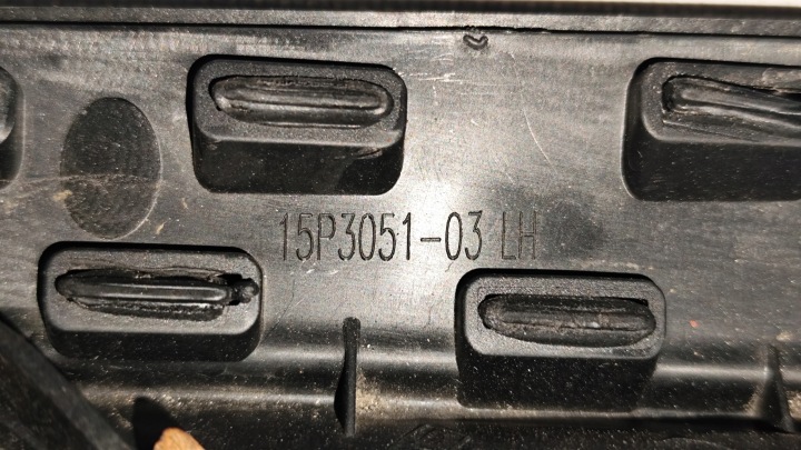 BMW X5 F15 DÉCOR MOULURE GAUCHE AVANT DÉCORATIVE FLANC PORTES WEWNATRZ 15P3039-06
