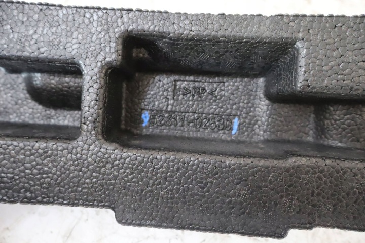 AMORTISSEUR PARE-CHOCS AVANT TOYOTA COROLLA E21 BERLINE 52611-02530