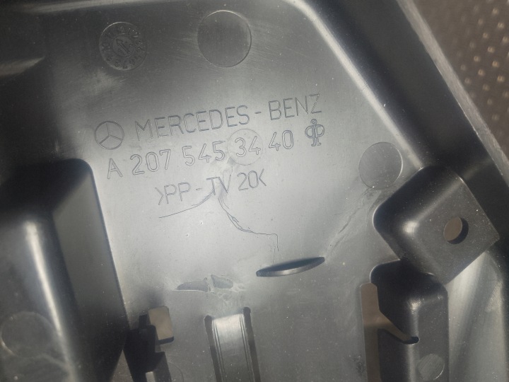 MERCEDES W207 LIFT 15- FIXATION ANTENTY COUVERCLES DE COFFRE MODULE CABRIO