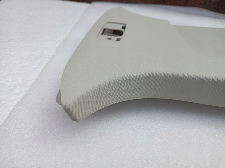 POTEAU GAUCHE SRODKO PROTECTION MOULURE MONTANTS FOCUS MK3