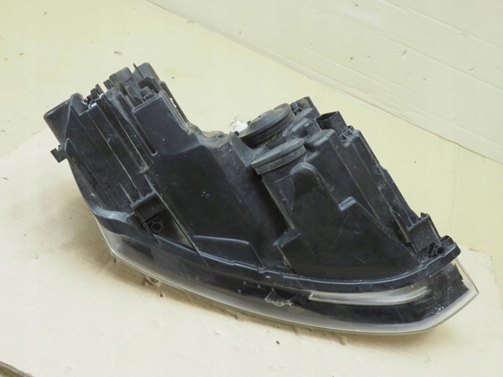 PHARE GAUCHE AVANT VW POLO V LIFT 6C1941005B EUROPE