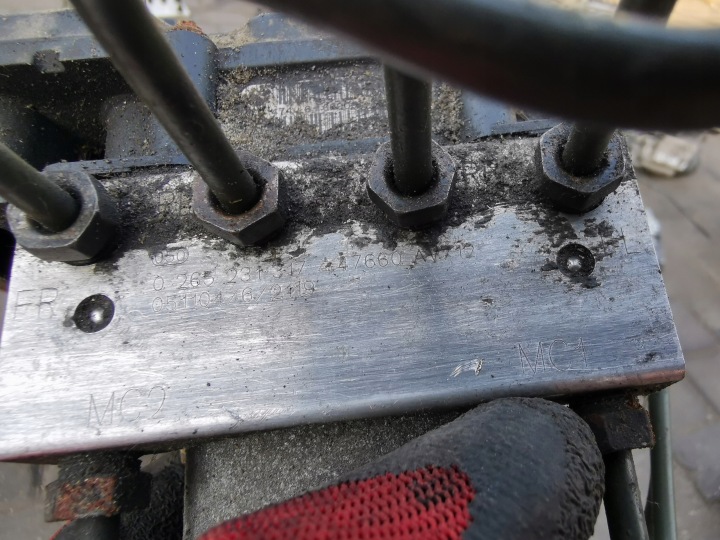 POMPE ABS 0265800334 0265231317 47660AV712 NISSAN PRIMERA P12