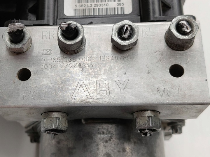 POMPE ABS OPEL MERIVA B 13348789 0265238000 ABY