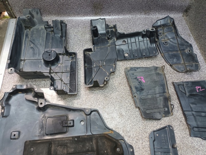CAPUCHONS CHÂSSIS MOTEUR INFÉRIEUR BAS 2.2 D4D 136 KM TOYOTA RAV4 3 III