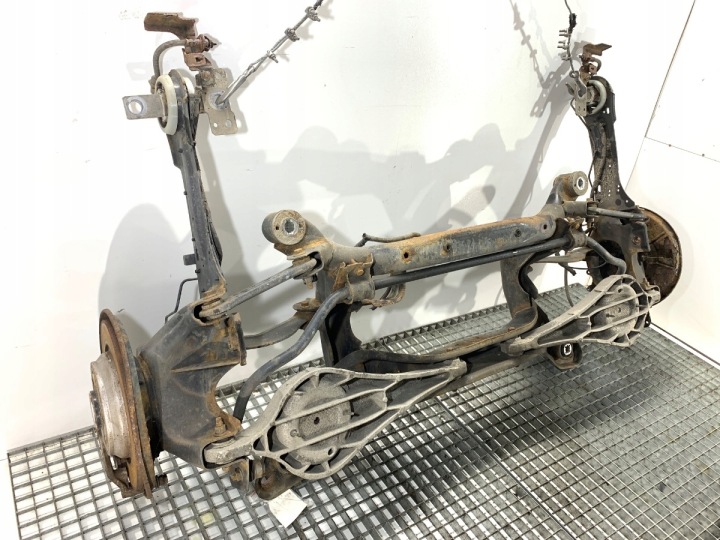 POUTRE ARRIÈRE VOLVO V60 I UNIVERSEL 10-18 ARRIÈRE SUSPENSIONS