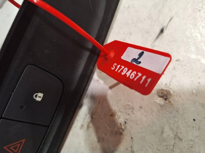 CHÂSSIS CENTRALE RADIO 682607479R RENAULT TRAFIC IV VIVARO B 21-