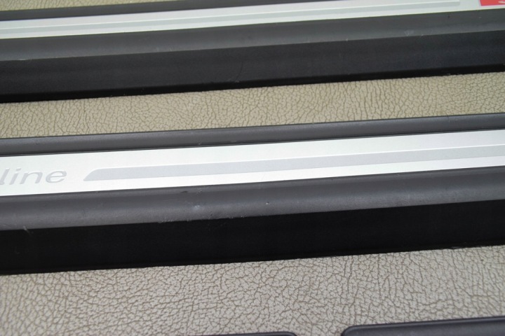 BAGUETTES DÉCORATIF SEUIL AUDI Q7 (4M) 4M0853373B 2019