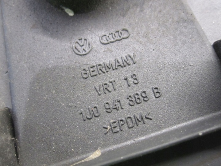 AUDI TT I 8N BOÎTE FUSIBLES 1J0941391C 1J0941385A 1J0941389B