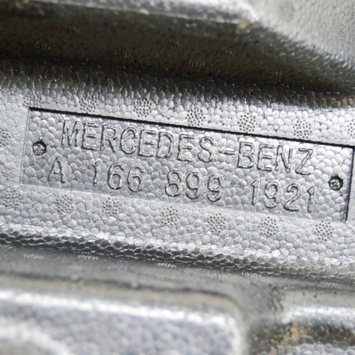 MERCEDES-BENZ GLE (W166 C292) 2016 AUTRE ÉLÉMENTS WYKONCZENIA COUVERCLES DE COFFRE