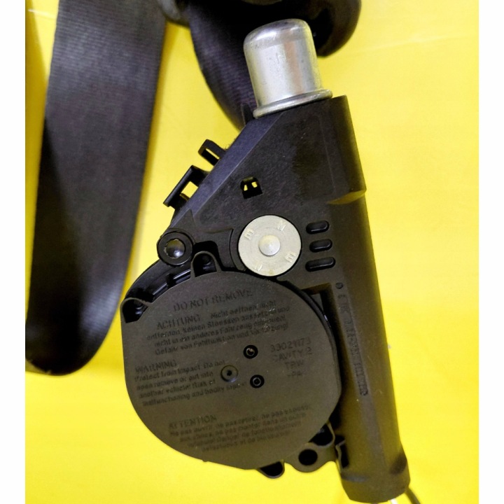 CEINTURE DE SÉCURITÉ GAUCHE AVANT FIAT PANDA II 5D 33021173 NR828