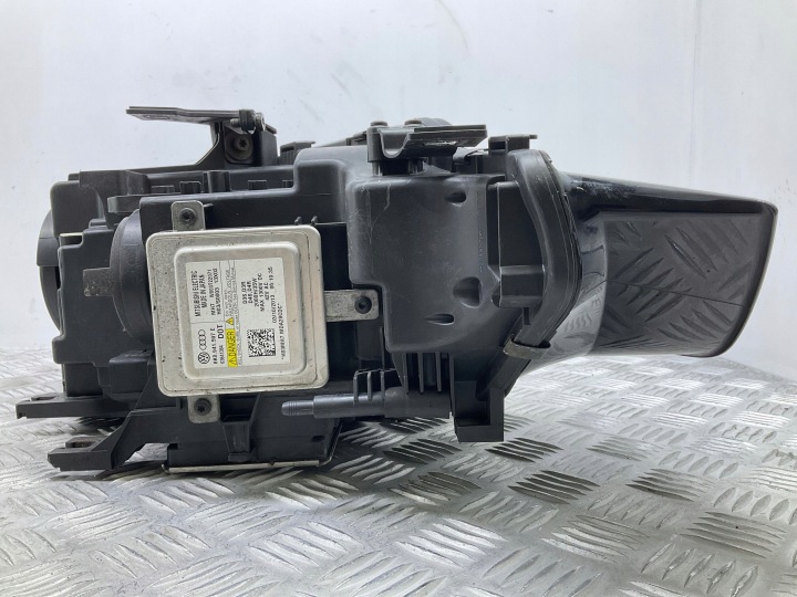 2014 AUDI A5 8T 8F PROJECTEUR 8T0941005D
