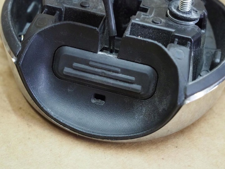 EMBLÈME COUVERCLES DE COFFRE POIGNÉE OPEL CORSA F 39185120