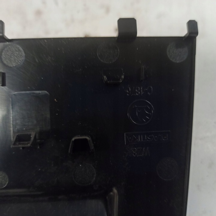 SKODA FABIA IV PRISE TRANSMISSION USB C TUNNELS 657035736A