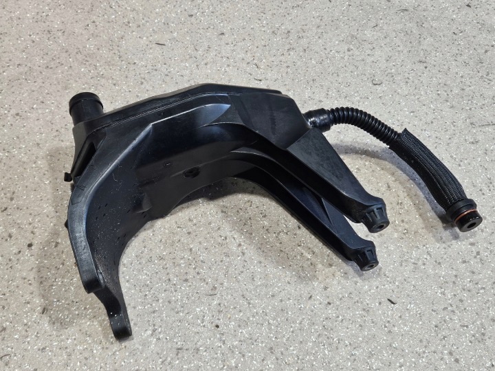 SÉPARATEUR HUILES MERCEDES-BENZ CLA C117 X117 W117 A1330105600