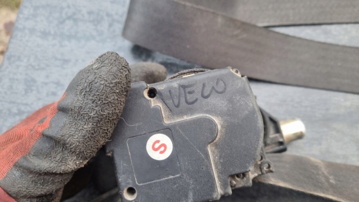 IVECO DAILY III IV 99-12 CEINTURE DE SÉCURITÉ AVANT GAUCHE AVEC TENDEUR