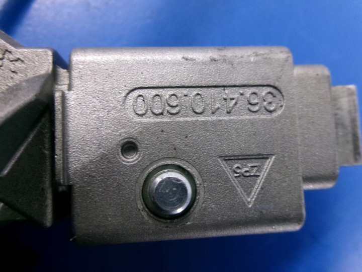 PEUGEOT 308 T7 1.6HDI CONTACTEUR D'ALLUMAGE IMMO SEMELLE PORTES CONDUCTEUR