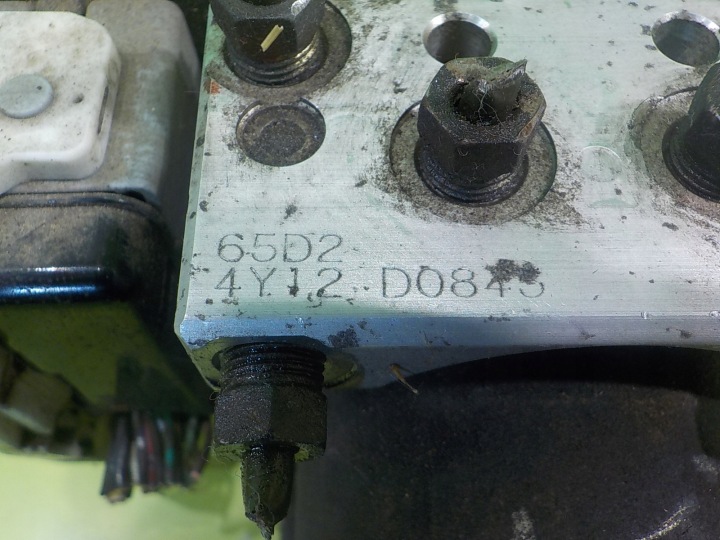 SUZUKI GRAND VITARA I 2.0 B 05R 5D POMPE ABS SK3-4Y10-1 83094Y1033243