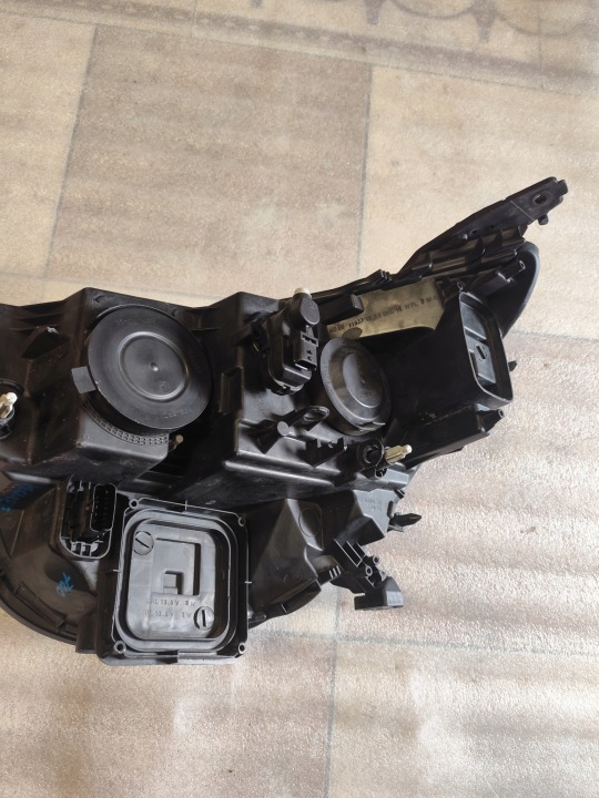 PROJECTEUR DROIT RENAULT MEGANE IV 2016-2021 NR 90060921