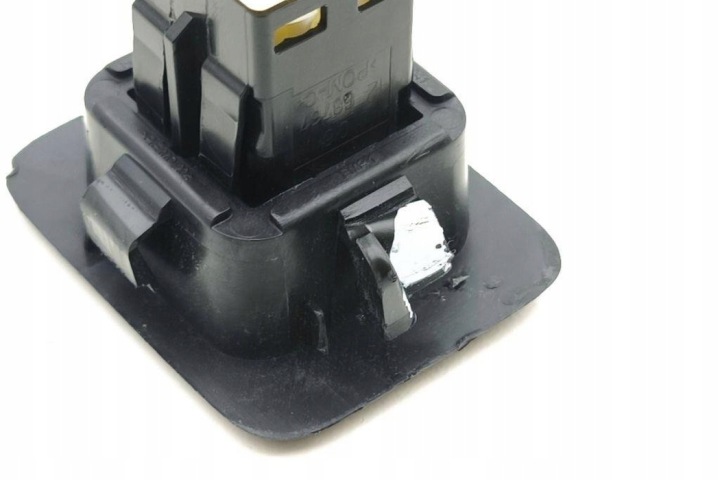 BOUTON OUVERTURE COUVERCLES DE COFFRE COUVERCLES DE COFFRE PEUGEOT 2008 II 9810618277 ÉLECTRIQUE
