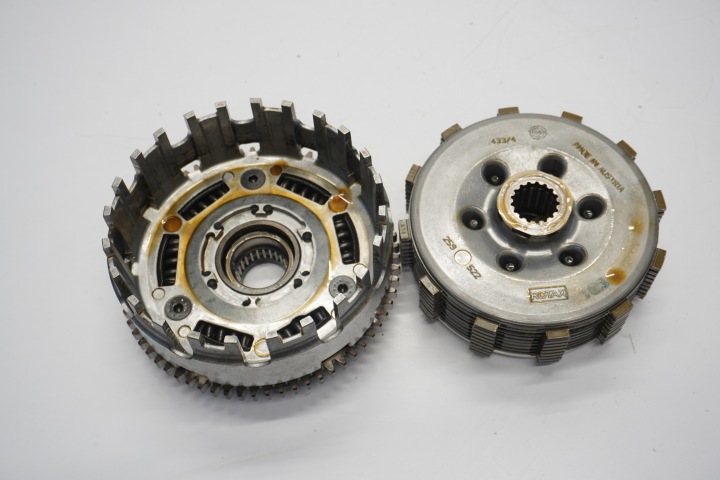 BMW F 800 R 15-16 EMBRAYAGE CORBEILLE EMBRAYAGE
