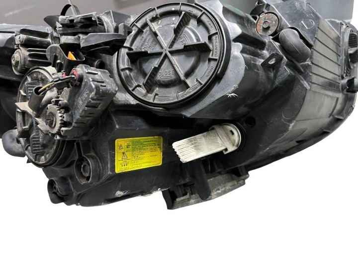 HYUNDAI I40 LIFT PHARE GAUCHE