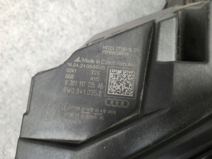 PHARE AVANT AVANT DROITE AUDI A4 B9 8W LIFT MATRIX LED 2019-2024