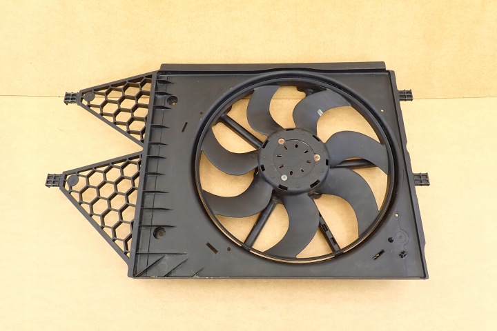 SEAT IBIZA IV AUDI A1 8X SKODA FABIA III VENTILATEUR RADIATEUR 6R01212070