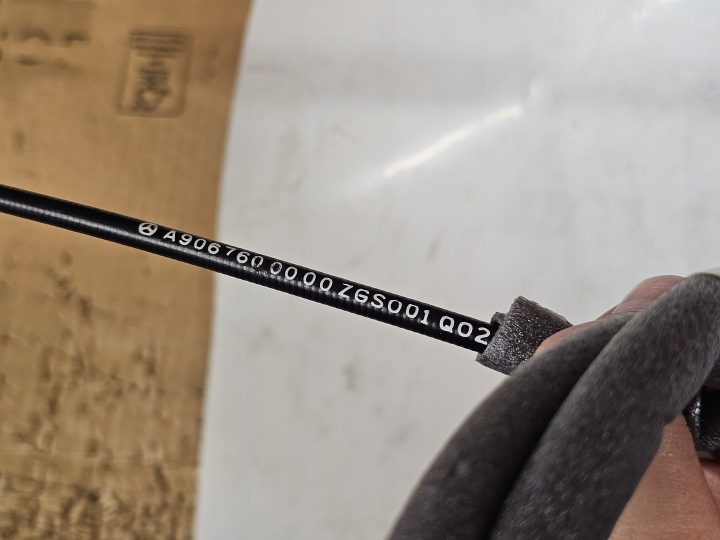 MERCEDES-BENZ OE A9067600000