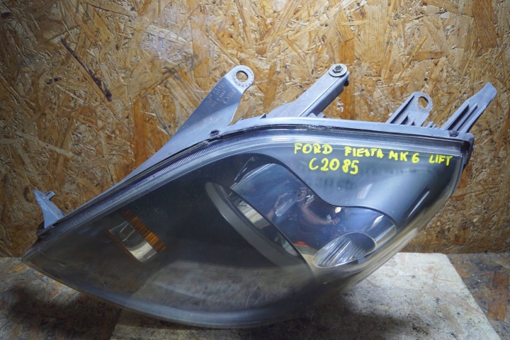 FORD FIESTA MK6 LIFT PHARE GAUCHE AVANT UK (C2085)