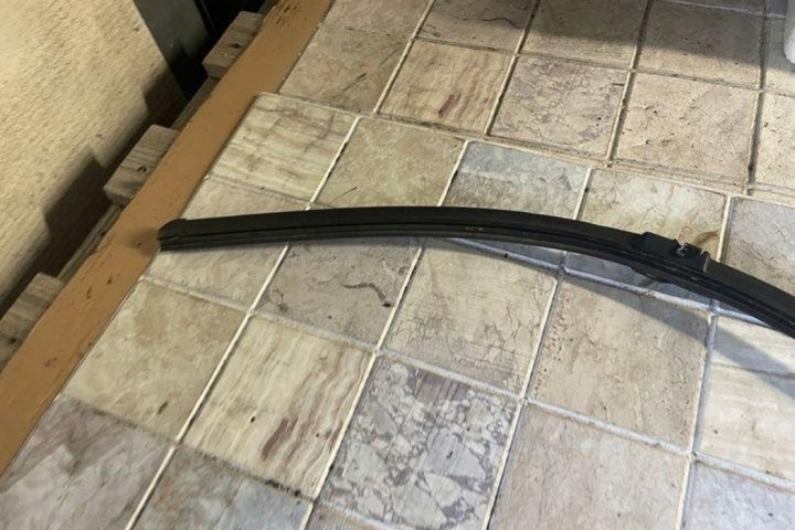 ESSUIE-GLACES AVANT VW TOURAN (1T1, 1T2) 1T0955410A 2.0L DIESEL 100KW 2006