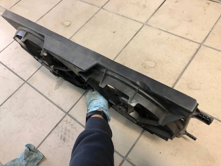 VENTILATEUR RADIATEUR RENAULT LAGUNA III 0130308409