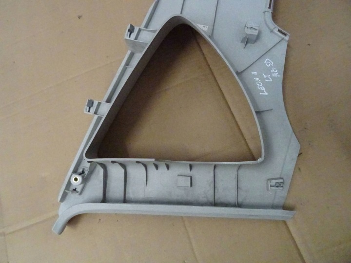 PROTECTION MONTANTS D GAUCHE ARRIÈRE 1P0867287B SEAT LEON II NR532