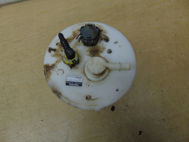 TOYOTA PRIUS II 1.5 VVTI 06 HAYON 5D POMPE CARBURANTS 77020-47040