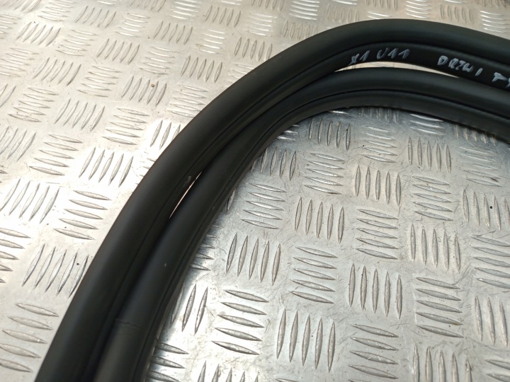 BMW X1 U11 JOINT D'ÉTANCHÉITÉ PORTES ARRIÈRE 9451508