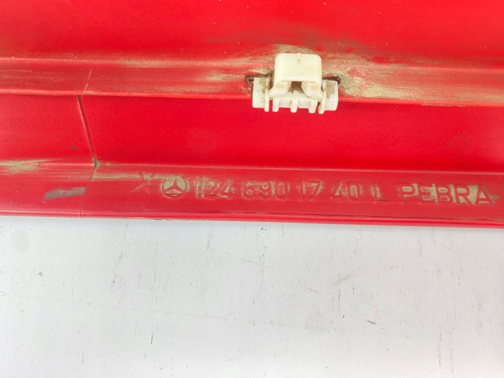 LARGE MOULURE LATÉRALE CHROME PORTES GAUCHE ARRIÈRE ARRIÈRE MERCEDES W124 1246901740