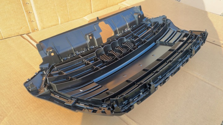 CALANDRE AUDI A3 LIFT 8V3853651AA