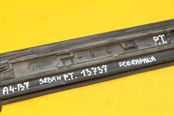 MOULURE PORTES DROIT ARRIÈRE AUDI A4 B7 8E0853970E