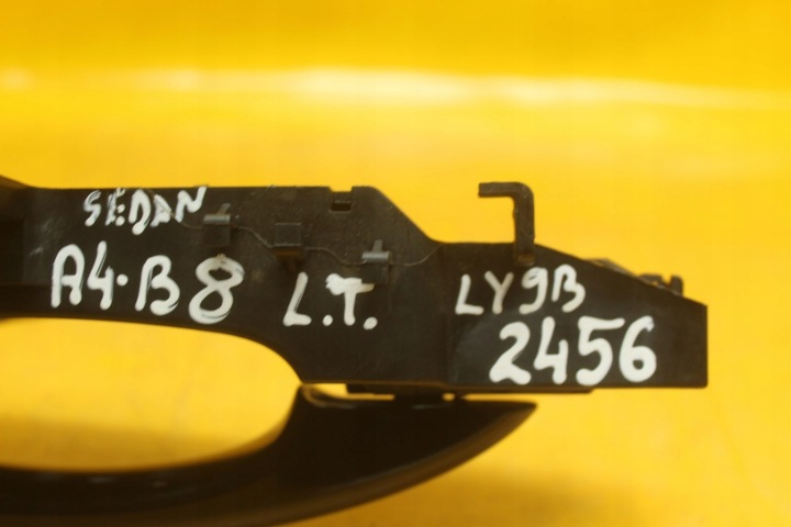 POIGNÉE EXTÉRIEUR GAUCHE ARRIÈRE AUDI A4 B8 BERLINE LY9B 8T01837885A