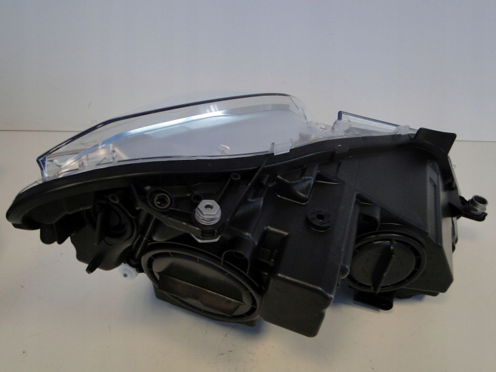 MERCEDES E CLASSE 207 W207 AVANT RESTYLAGE PHARE AVANT GAUCHE LENTILLE H7