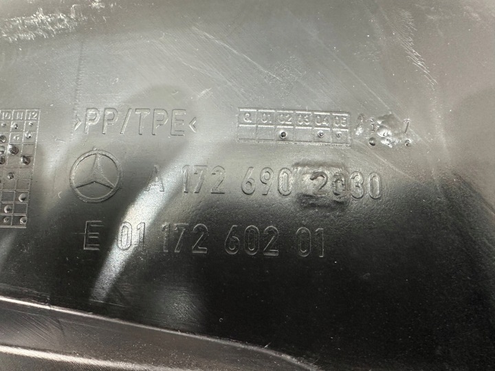 PASSAGE DE ROUE AVANT CÔTÉ DROITE MERCEDES SLK R172 A1726902030 NOUVEAU