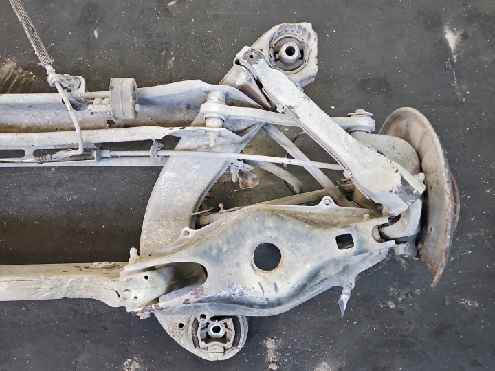ARRIÈRE POUTRE AXE ARRIÈRE MERCEDES CLS II C218 W218 218 BRAS DE SUSPENSION MOYEUX RWD