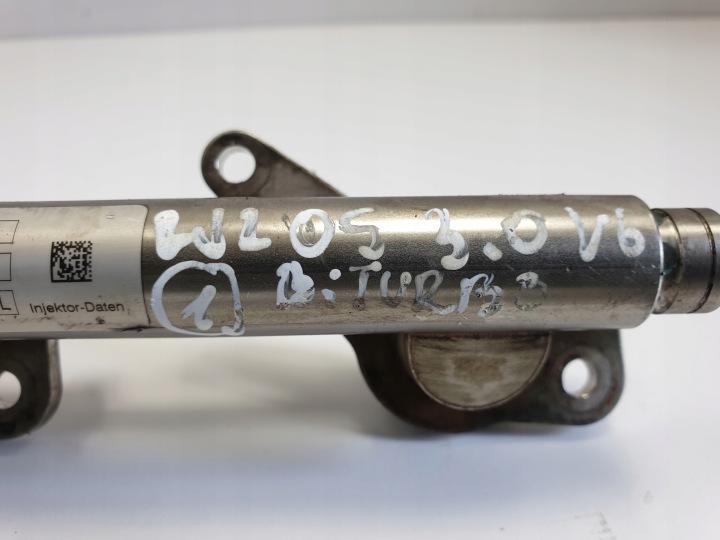 MERCEDES W205 3.0 V6 MOULURE INJECTION A2760781245