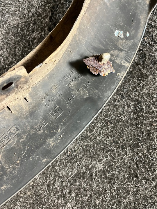 NISSAN TERRANO II LIFT MOULURE GARDE-BOUE GAUCHE GAUCHE AVANT AVANT 63813 7F000