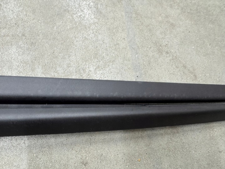 MOULURE BAGUETTES PARE-BRISE AUDI A3 8Y ENSEMBLE PARFAIT