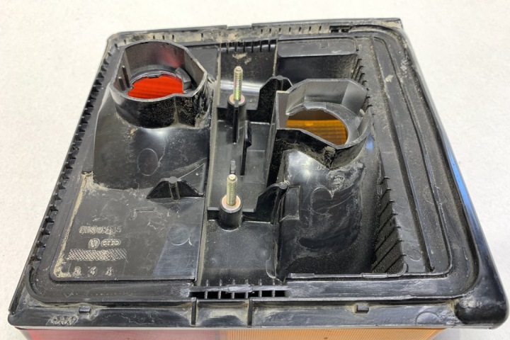 PHARE GAUCHE ARRIÈRE AUDI 80 (81, 85, B2) 811945225 1984