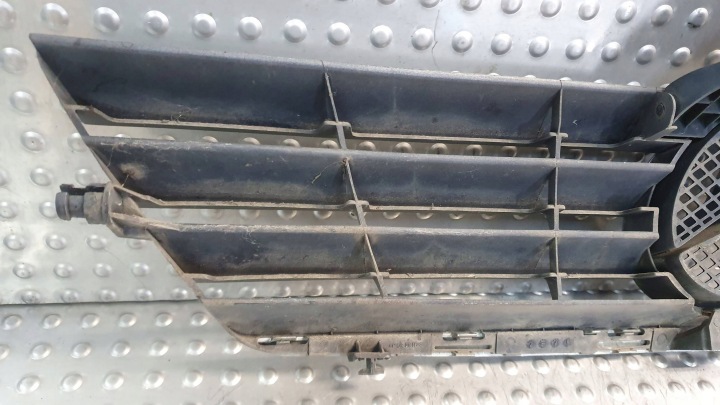 GRILLE CALANDRE MERCEDES C-KLASA SPORT COUPÉ W203 00-