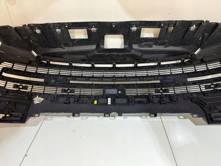 LAND ROVER RANGE ROVER L460 TYPE LK 2024 AVANT PARE-CHOCS AVANT M8E2-17F003