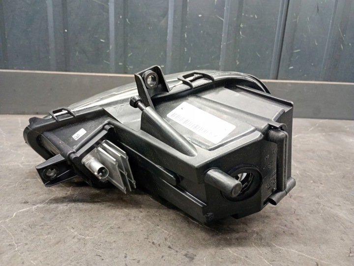 A9608202256 PHARES ANTIBROUILLARD LED DROIT MERCEDES ACTROS MP4 NEUF