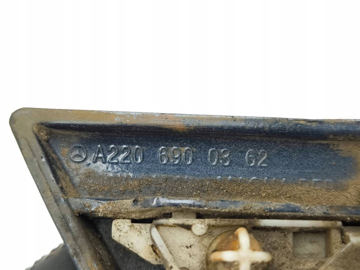 MERCEDES-BENZ AVEC W220 2001 GAUCHE CÔTÉ MOULURE ARRIÈRE GARDE-BOUE
