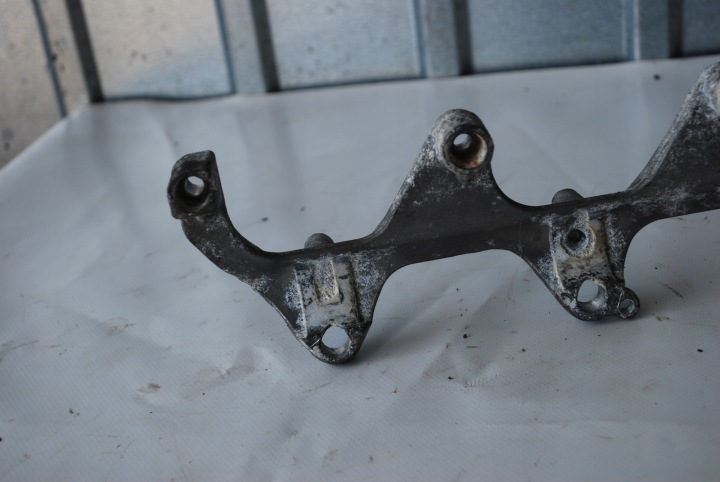 SUPPORT COLLECTEURS AUDI A6 C6 3.2 FSI 06E133340A